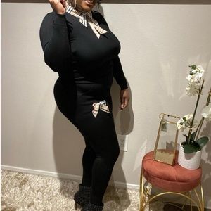 One size fits most brand new BB berry 2pc set lightweight knit sweater leggings